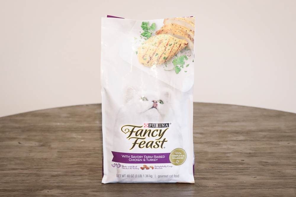 Fancy Feast Dry Kibble Cat Food Savory Farm Raised Chicken & Turkey