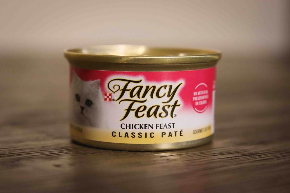Fancy Feast Wet Canned Cat Food Chicken Feast Classic Pate