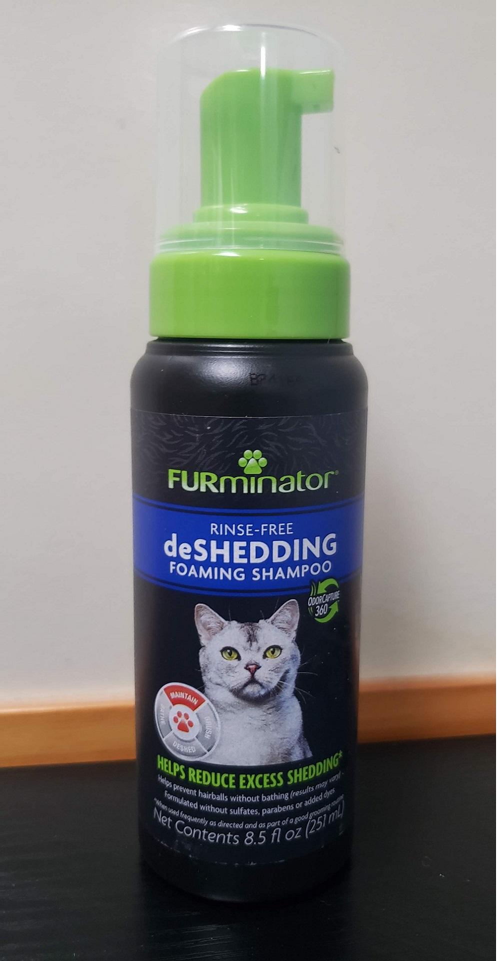 FURminator FUR deShedding Foaming Cat Shampoo