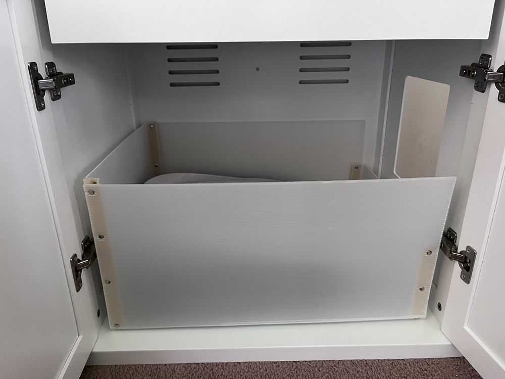 The Refined Feline Deluxe Cat Litter Box