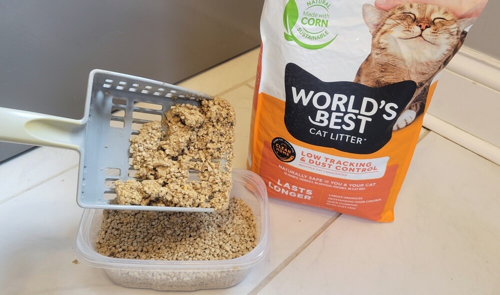 World’s Best Low Tracking & Dust Control Multiple Cat Litter